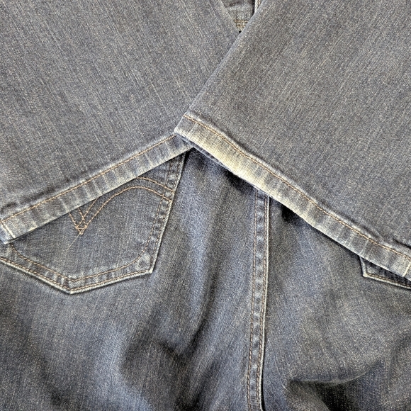 Levi's 515 Women's Bootcut Jeans Size 30x32 (10) - Picture 8 of 9